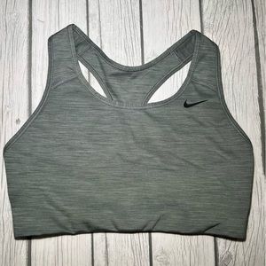 Nike Swoosh Medium-Support Non Padded Sports Bra Size L